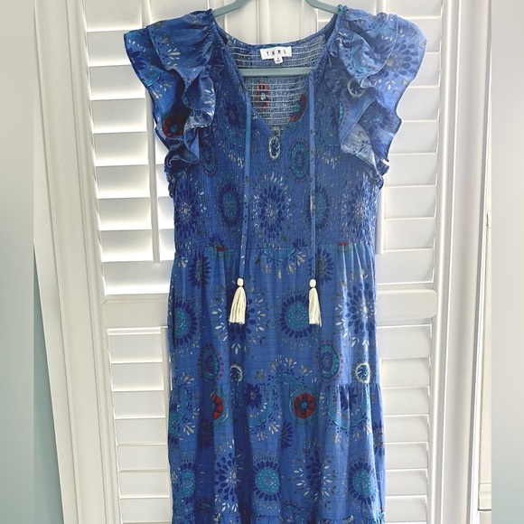 THML smocked midi dress with flutter sleeves. Size Small. EUC. - Picture 4 of 9